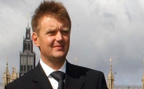 Ulterior, a fost otrăvit în Londra, cu izotopul radioactiv Poloniu-210, în 2006, la scurt timp după ce obţinuse cetăţenia britanică. 