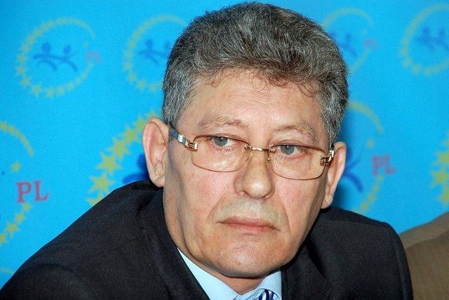 De menţionat că proiectul de lege a fost propus chiar de colega de partid al lui Mihai Ghimpu, deputata, Corina Fusu. 
