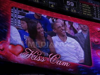 Alături de Obama a stat şi vicepreşedintele Joe Biden