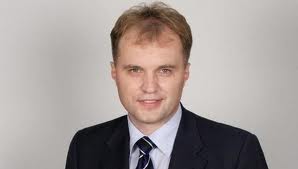 Banii depuşi la bancă urmează să fie restituiţi băncii doar după rambursarea totală a creditului acordat companiei nerezidente. Foto: newsmoldova.md
