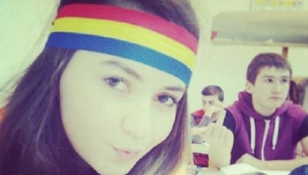 O elevă în clasa a IX-a din România, a fost huiduită și amenințată de către colegii de la secția maghiară.
