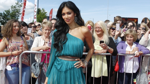 Nicole Sherzinger a încântat fanii cu o rochie creată de designerul român Maria Lucia Hohan