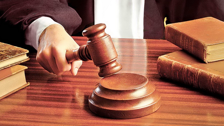 Dosarul penal deschis în 2009 împotriva fostei conduceri a întreprinderii “Carmez” care ar fi acaparat prin înşelăciune pachetul majoritar de acţiuni.