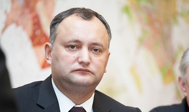 Абрамчук ранее заявляла, что лидер ПСРМ Игорь Додон давит на глав территориальных организаций формирования, несогласных с новыми методами руководства.