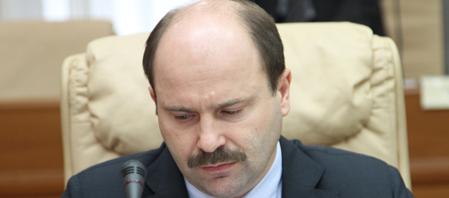 "Noi rămânem într-o situaţie de suspendare, adică fără un program cu FMI“, a declarat Valeriu Lazăr