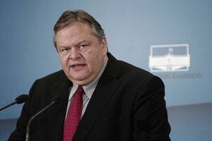 În Grecia s-au înregistrat joi primele progrese în direcţia constituirii unui guvern de coaliţie 'pro-european'