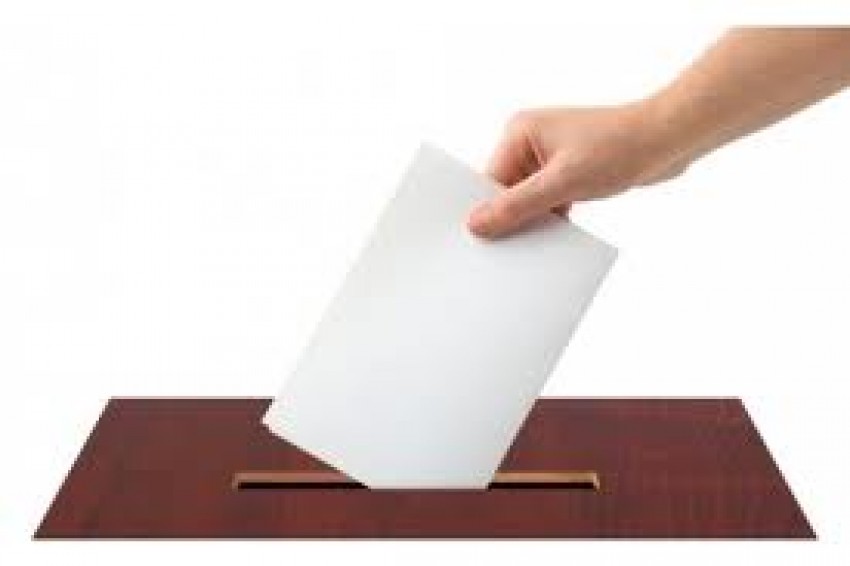 În replică, ministrul l-a învinuit pe episcop că se implică în politică 
