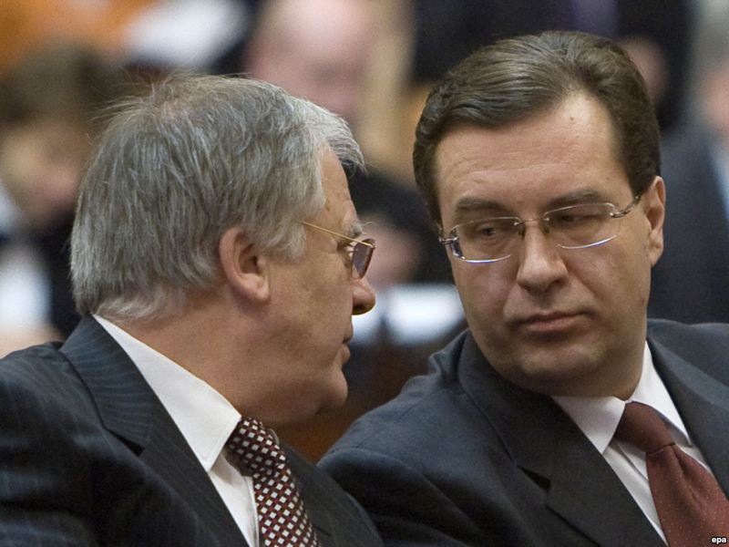 Накануне Мариан Лупу заявил, что Демократическая партия готова работать для внесения в Конституцию в качестве еще одного государственного румынский язык. 