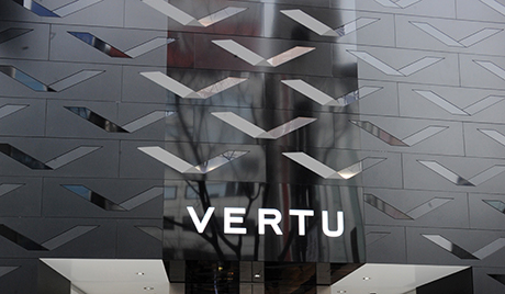 Компания Vertu, ранее входившая в состав Nokia, выпустила свой первый "люксовый" телефон на операционной системе Android. Фото: rus.ruvr.ru
