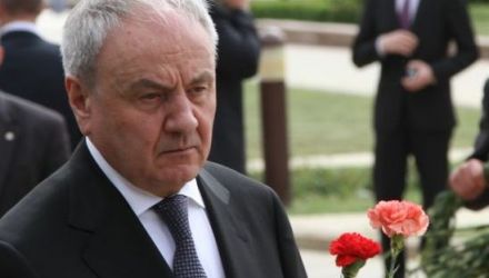 „Vă rog să acceptaţi, Excelenţă, asigurarea înaltei mele consideraţiuni”, își încheie Timofti mesajul.