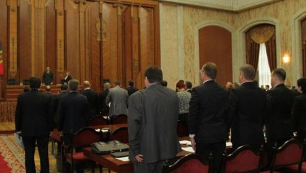 Pe atunci, aleşii poporului spuneau că prin această decizie vor economisi câteva milioane din bugetul de stat, dar nu a fost să fie.