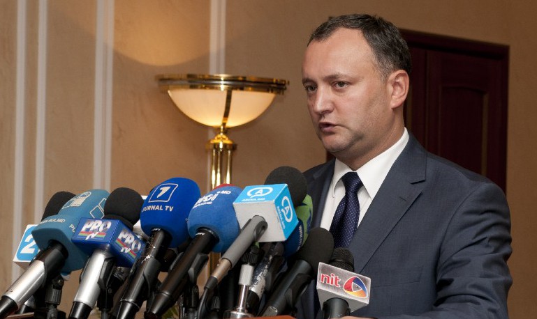 Sunt riscuri enorme ca Guvernul să nu poată achita în toamnă salariile și pensiile”, a anunțat Dodon într-o conferință de presă.
