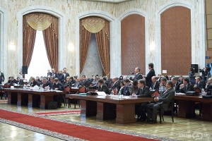 Ce cred analiştii despre condmanarea comunismului de către Parlament