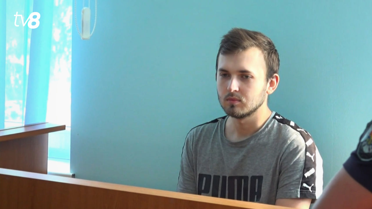 Парень, подозреваемый в убийстве 7-летней девочки, отправлен под суд.