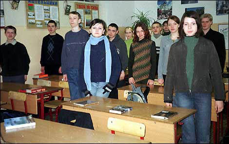 Понедельник в молдавских школах будет начинаться с исполнения государственного гимна. Фото: novayagazeta.ru