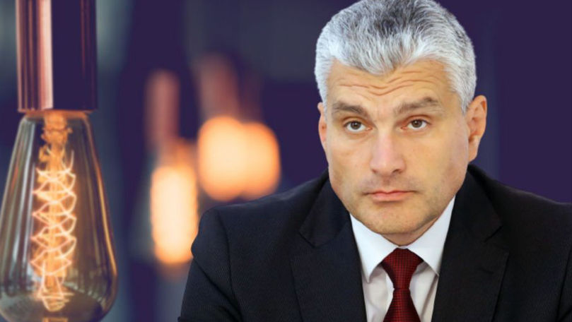 Слусарь встретил Новый год под поздравление президента другой страны.