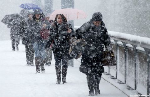 De săptămâna viitoare, vremea se va încălzi uşor, iar ninsorile vor înceta.