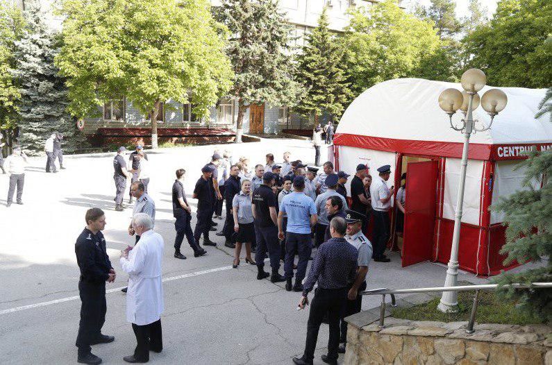 В свой профессиональный праздник сотрудники Пограничной полиции сдали кровь.