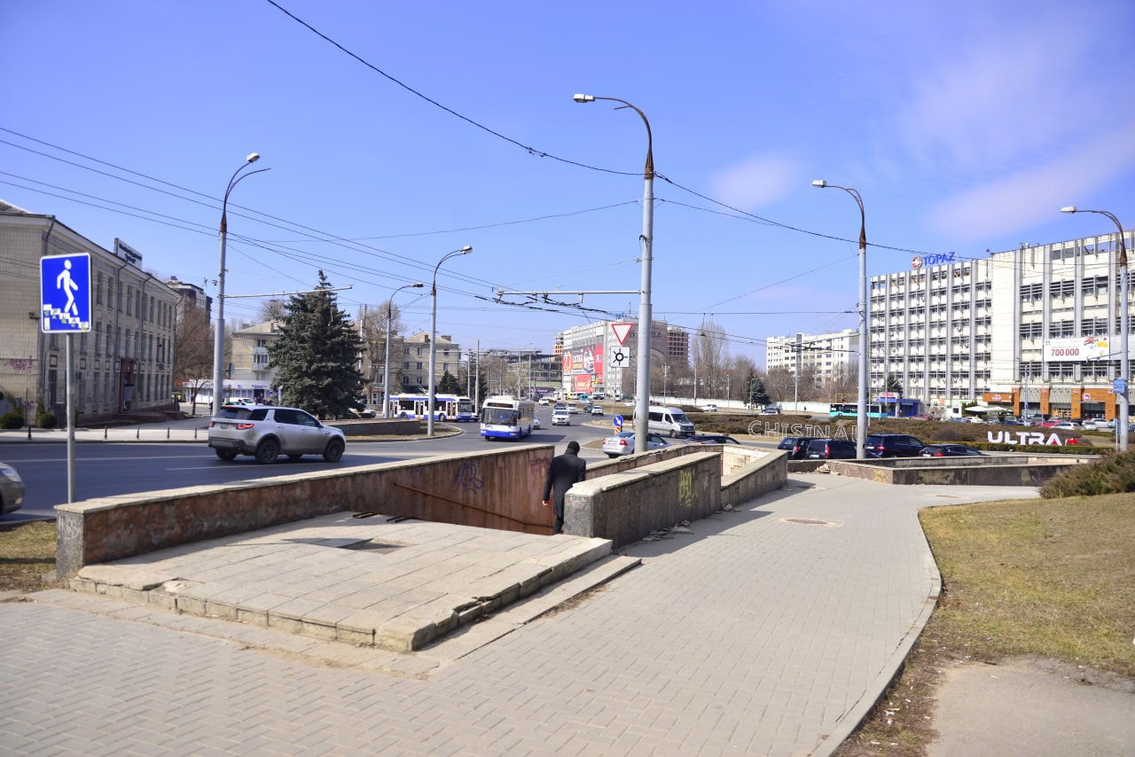 В Кишиневе начали ремонт подземного перехода у Педагогического университета.