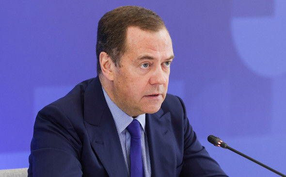 Медведев назвал плюсы «политического дефолта».