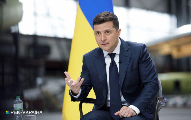 Зеленский призвал беженцев возвращаться в Украину.