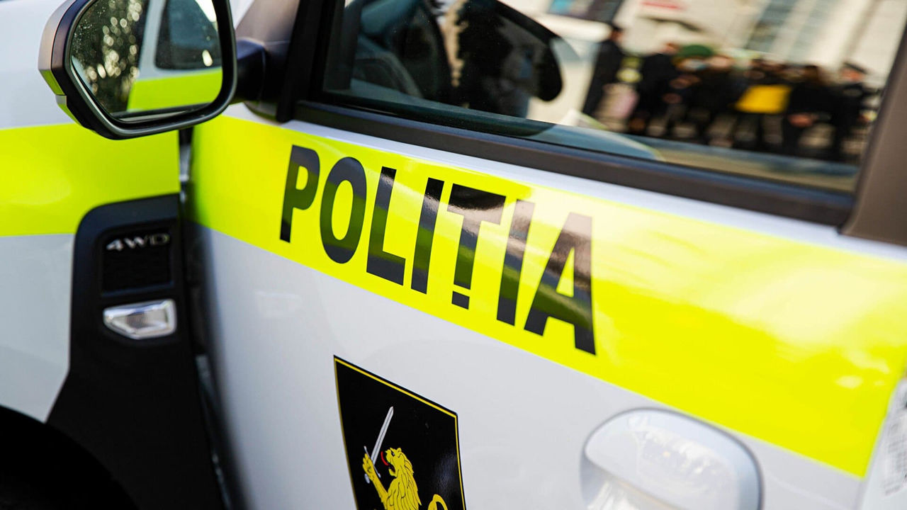 Spații destinate consumului de droguri, descoperite la Ciocana: Trei bărbați, reținuți.