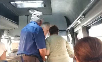 В маршрутке разгорелся скандал с водителем из-за багажа.