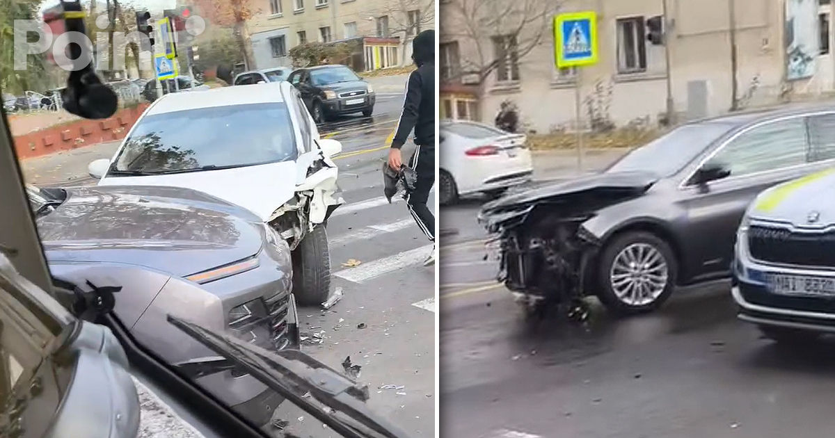 Accident la Buiucani: Trei mașini s-au lovit violent.