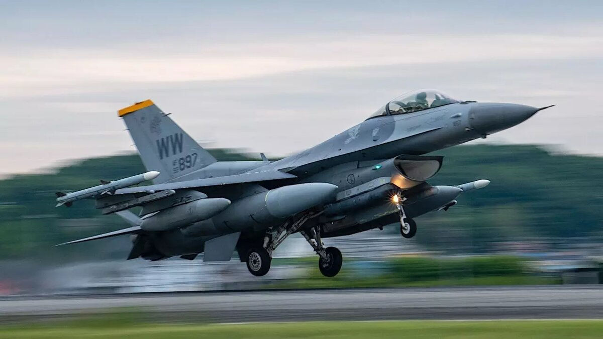 В Румынию прибудут новые F-16 для обучения пилотов.