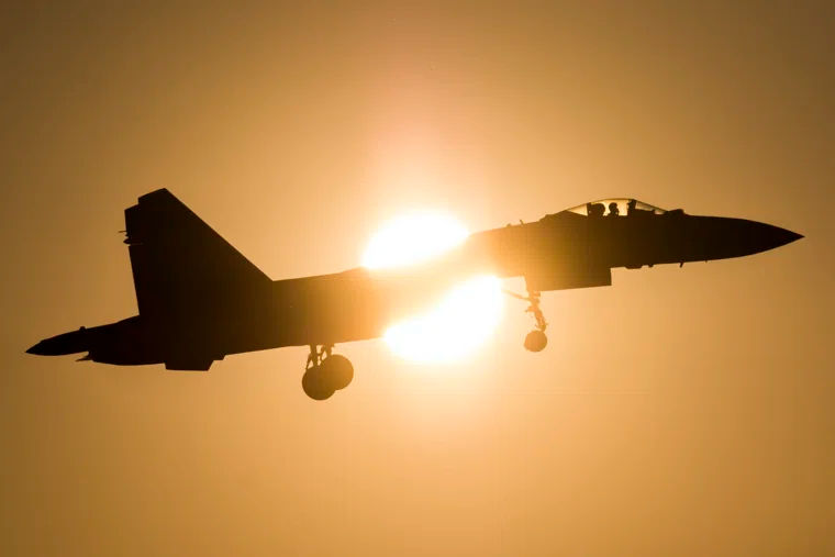 Militarii au salvat pilotul unui avion de vânătoare al Forțelor Aeriene SUA doborât de Iran.