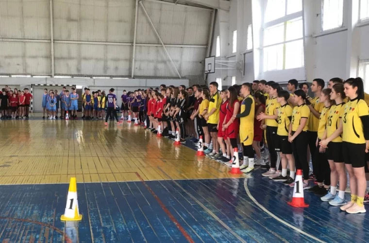 В гранд-финале участвуют более 120 детей и подростков.