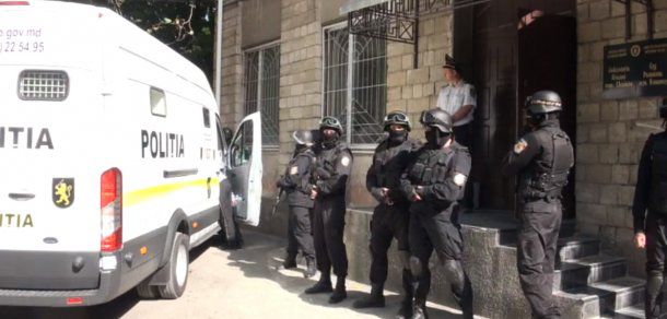 O lună de arest pentru 3 membri ANTIFA. Foto: deschide.md