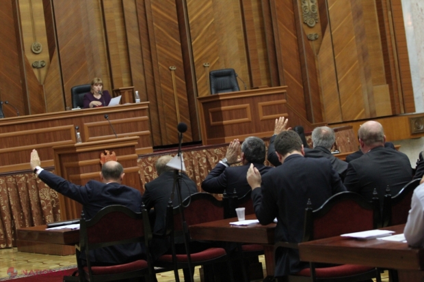 Proiectul de lege a fost susținut de majoritatea deputaților și urmează să fie votat în a doua lectură.
