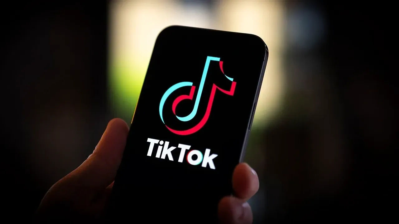 TikTok запустила новую функцию как в Shazam: она позволяет находить песни, напевая их.