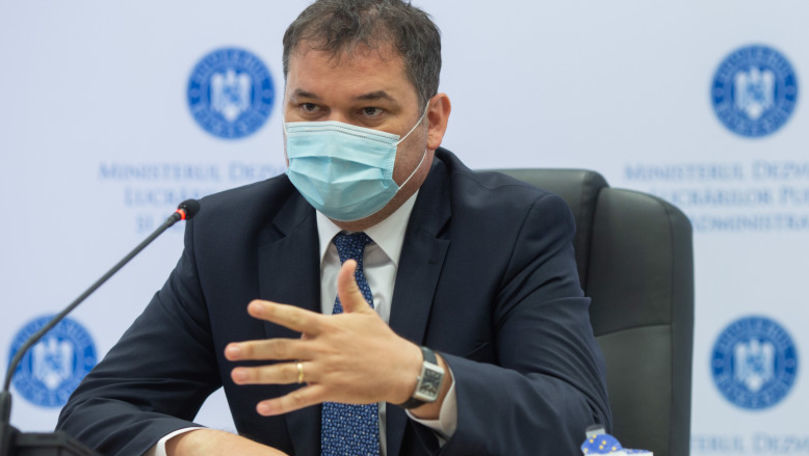 В Румынии начнут вакцинировать третьей дозой вакцины против COVID.