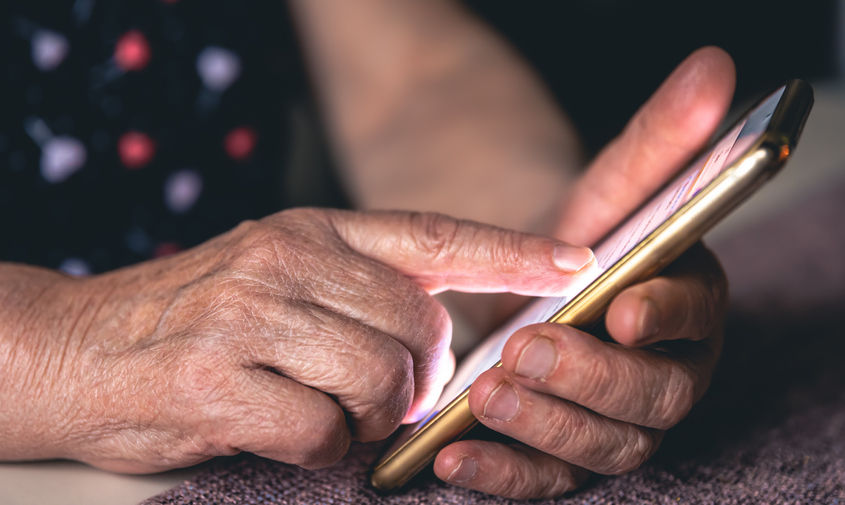 În China, aplicația „Dead?” pentru persoanele singure a devenit lider în App Store.