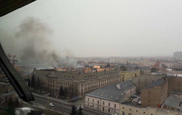 В Словакии горело здание налоговой инспекции.