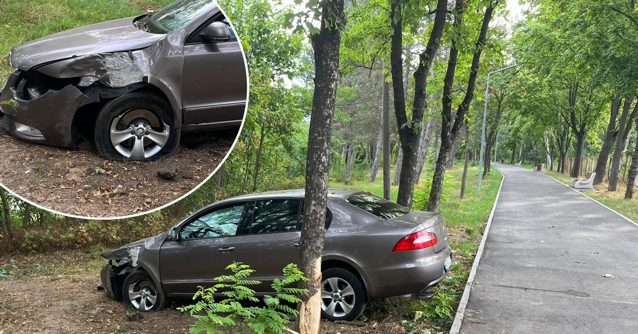 Поврежденную Skoda Superb нашли прохожие посреди столичного парка