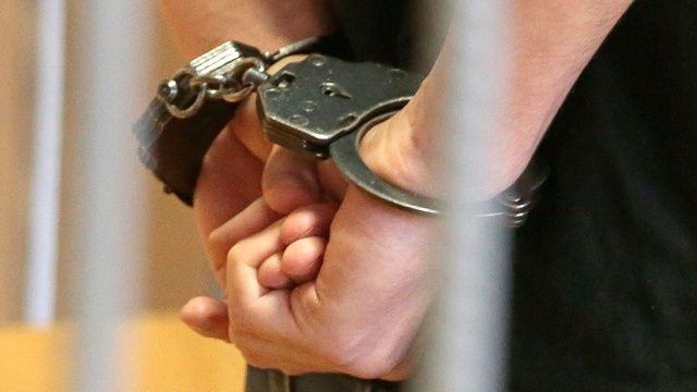 В настоящее время его местонахождение неизвестно, и если он не вернется добровольно, то будет объявлен в розыск.