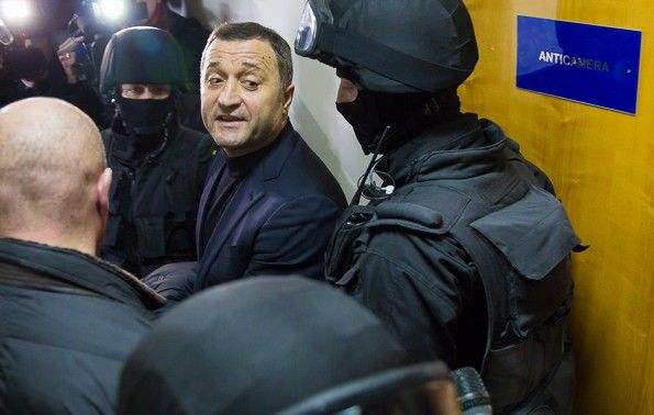 Влад Филат после освобождения отправится к родителям.