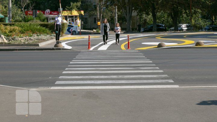 На Ботанике сделали безопаснее прогулки в сквере у пересечения ул. Зелинского и Дачия.