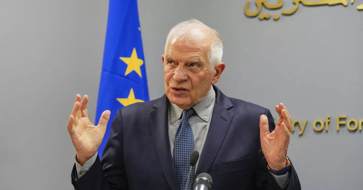 Боррель: Россия ввергает Украину во тьму.