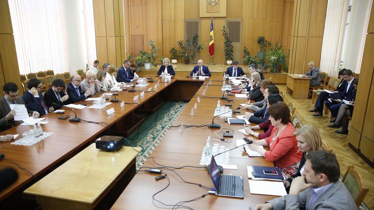 Legea cu privire la reformarea administrației publice va fi aprobată în cel mult două săptămâni. Foto: privesc.eu