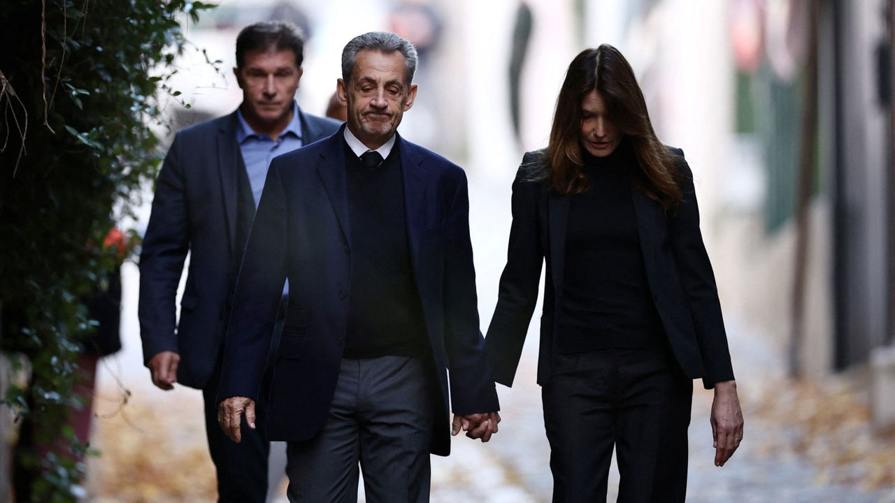  Sarkozy a ajuns la închisoarea La Santé, unde va ispăși o pedeapsă de cinci ani.