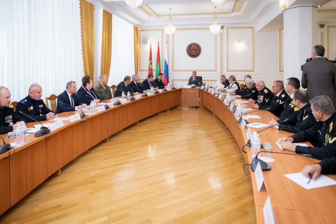 Вадим Красносельский на встрече с руководством Черноморского казачьего войска.