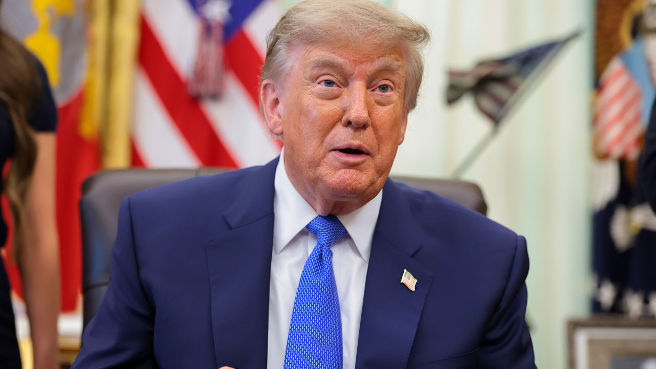 Трамп объявил ЧП в США из-за угрозы иностранного оборудования энергосистеме.