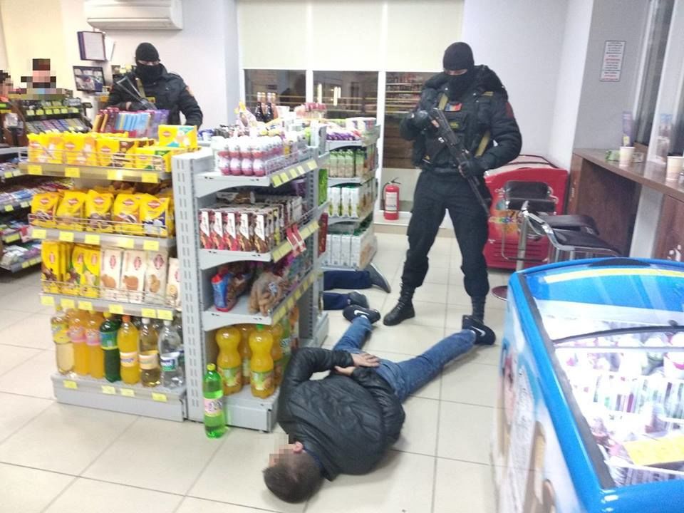 В Унгенах задержали наркоторговцев.