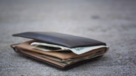 Cazul unui bărbat a stârnit controverse la nivel internaţional, după ce a avut plăcuta surpriză să i se returneze portofelul pe care îl pierduse în urmă cu 14 ani.
