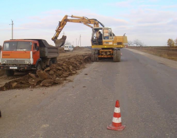 În anul viitor urmează a fi reparate, pe lângă traseele naţionale, mai multe drumuri regionale.