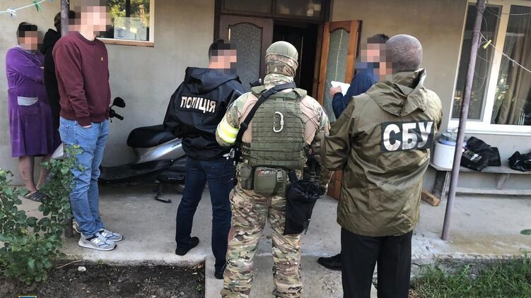 На Украине раскрыли схему легализации иностранцев с помощью паспортов Молдовы.